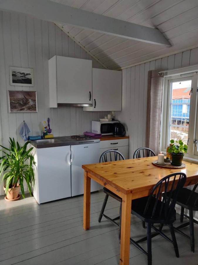 Fiskekrogen Rorbuer Henningsvær Esterno foto